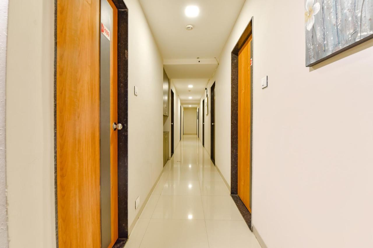 Fabhotel Happinex Surat Bagian luar foto