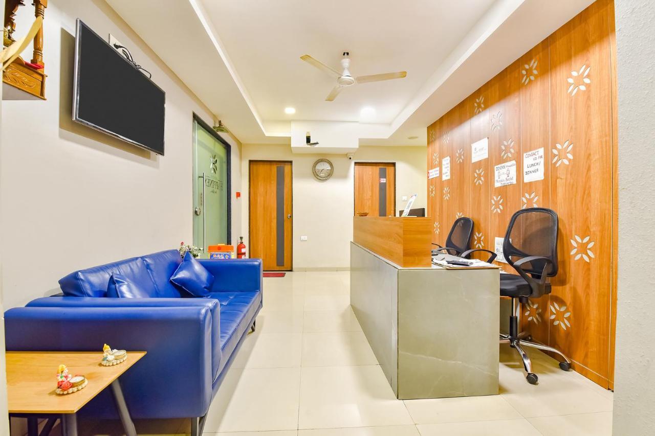 Fabhotel Happinex Surat Bagian luar foto