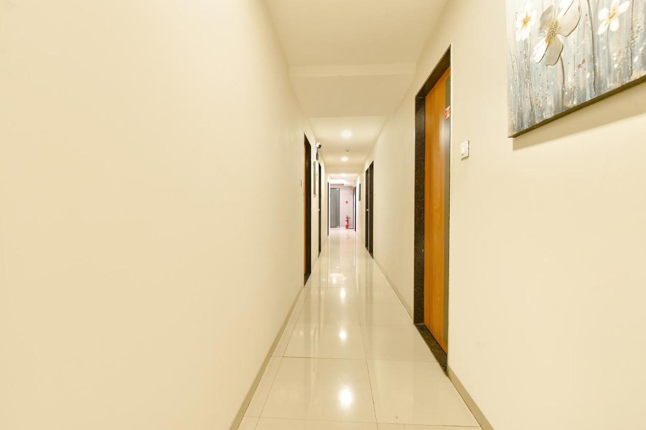 Fabhotel Happinex Surat Bagian luar foto